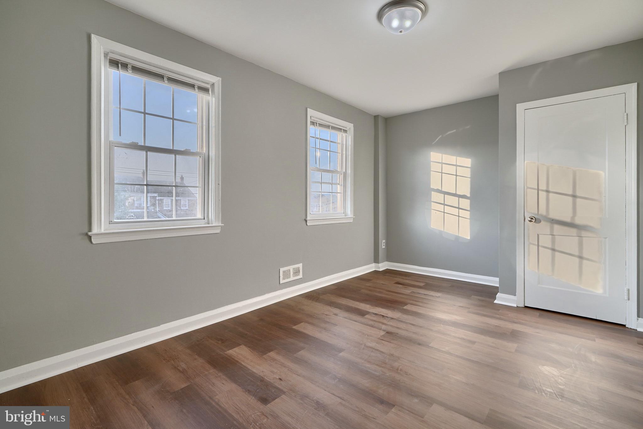 EASTWOOD - Residential