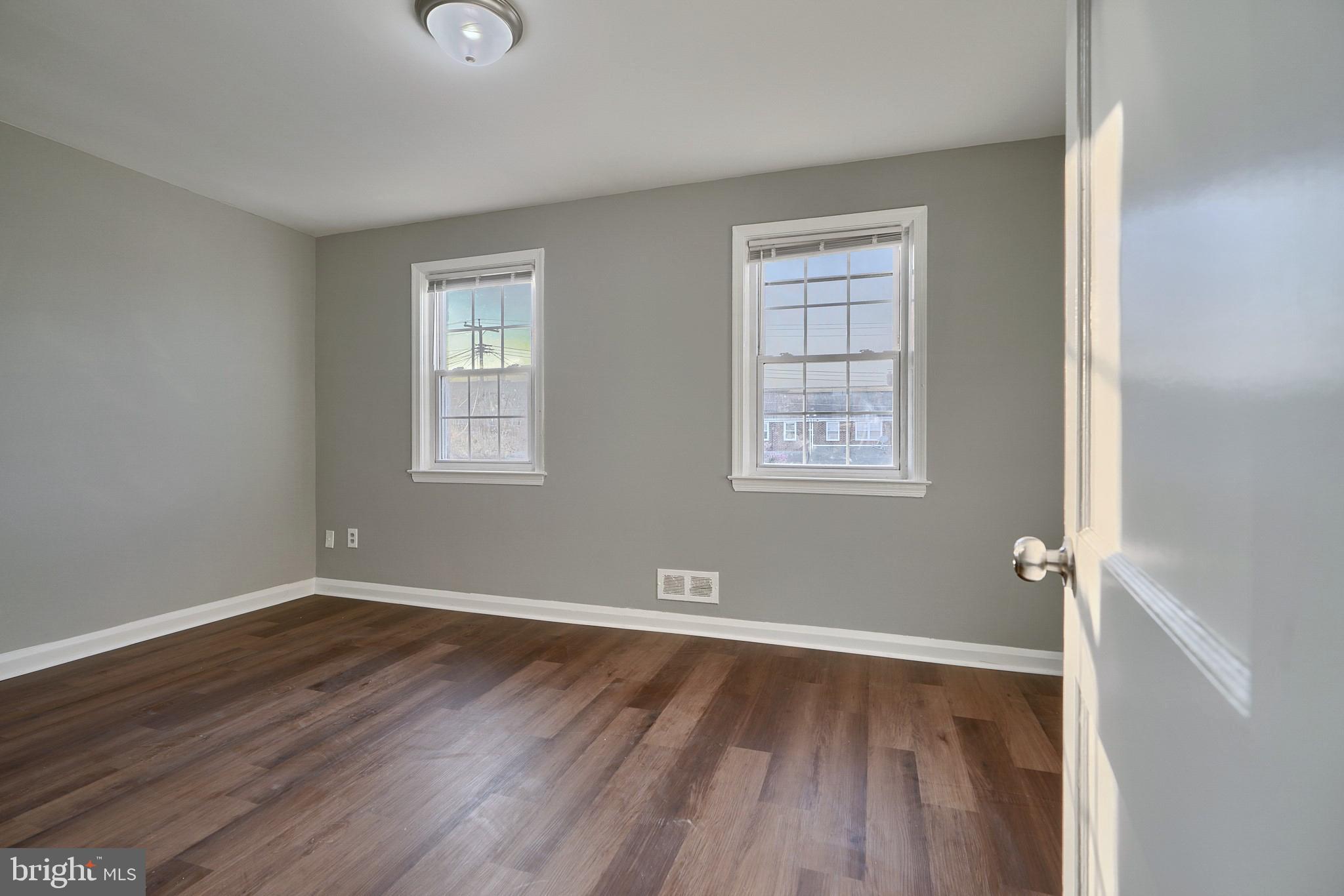 EASTWOOD - Residential