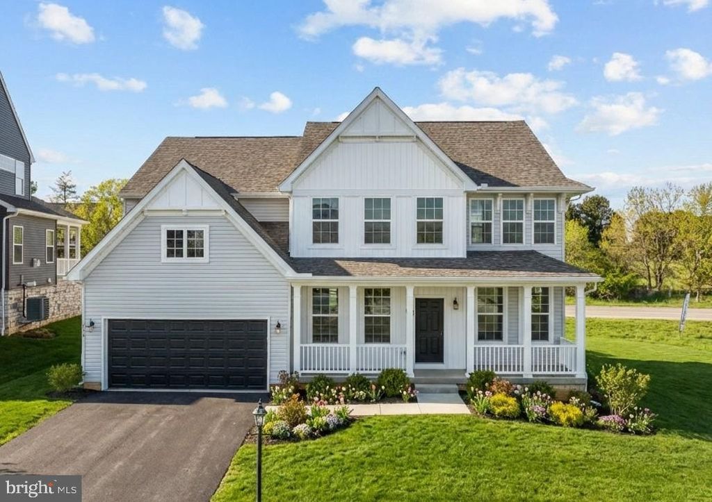 Photo of 415 Little Walnut Court, WINDSOR, PA 17366 (MLS # PAYK2097216)