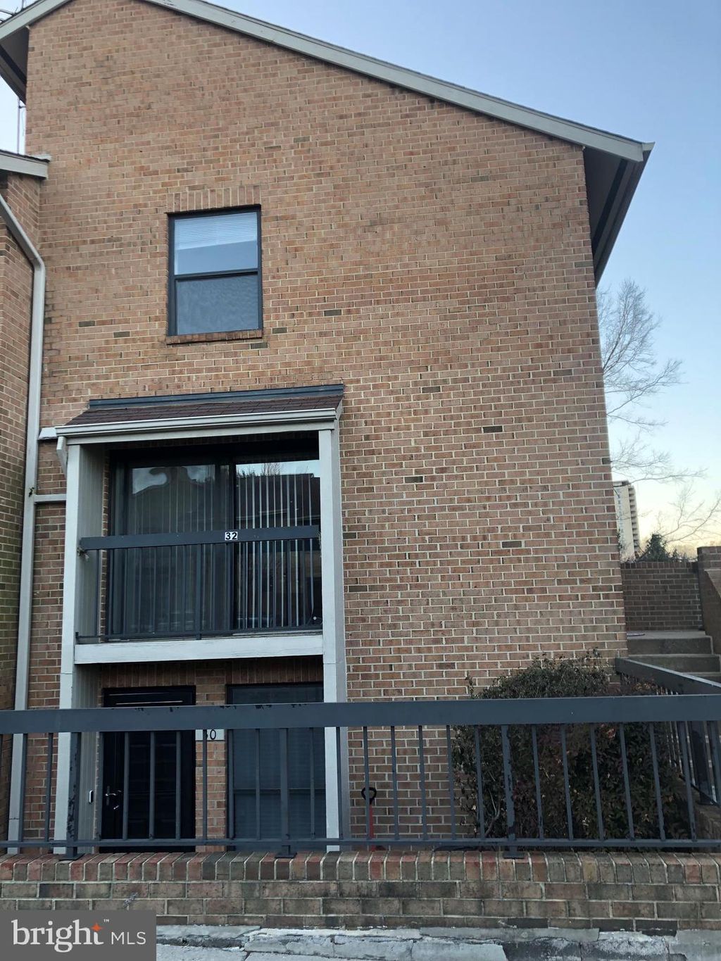 Photo of 32 Dudley Court, BETHESDA, MD 20814 (MLS # MDMC2206342)