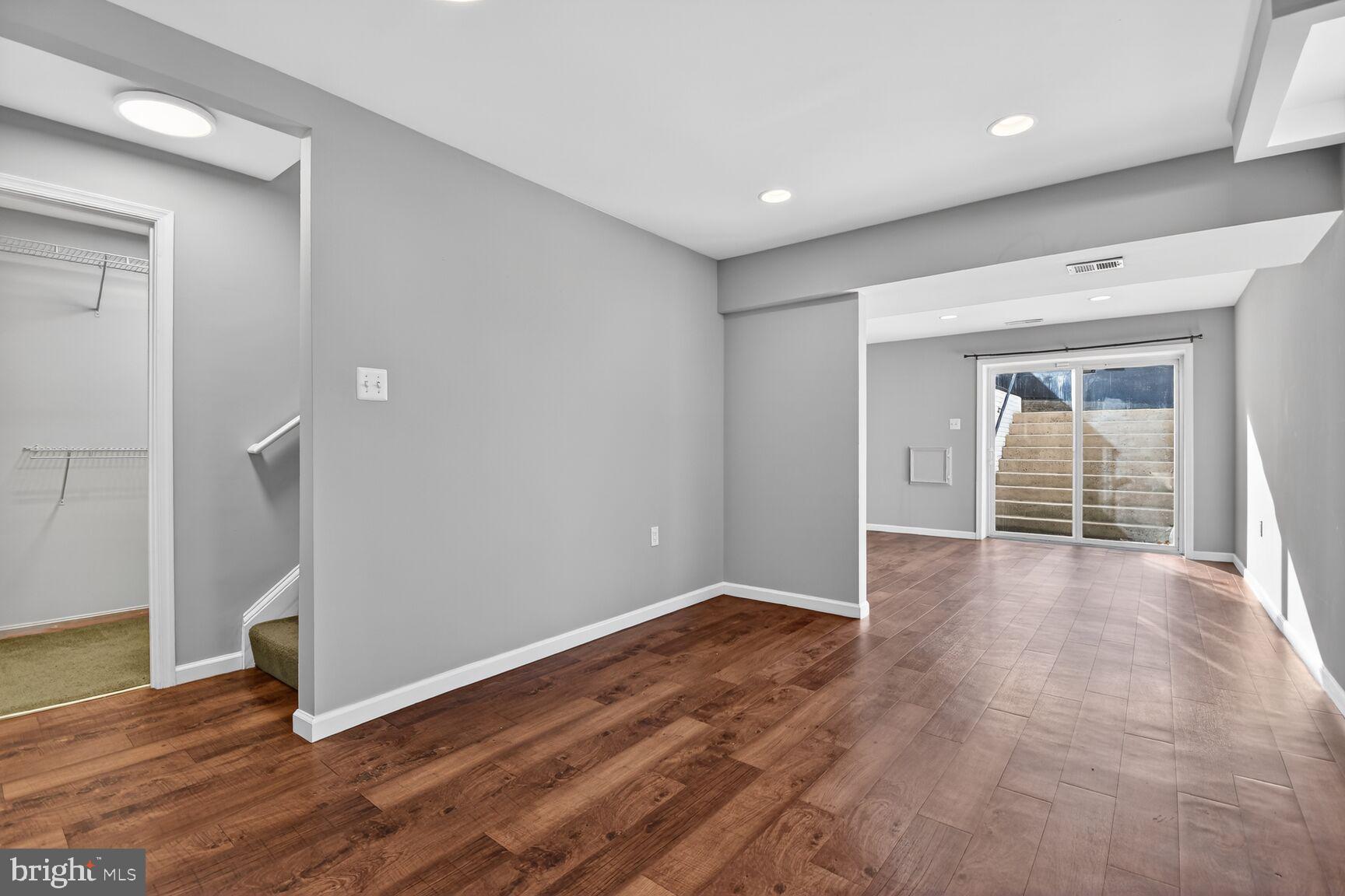 SENECA PARK NORTH - Residential