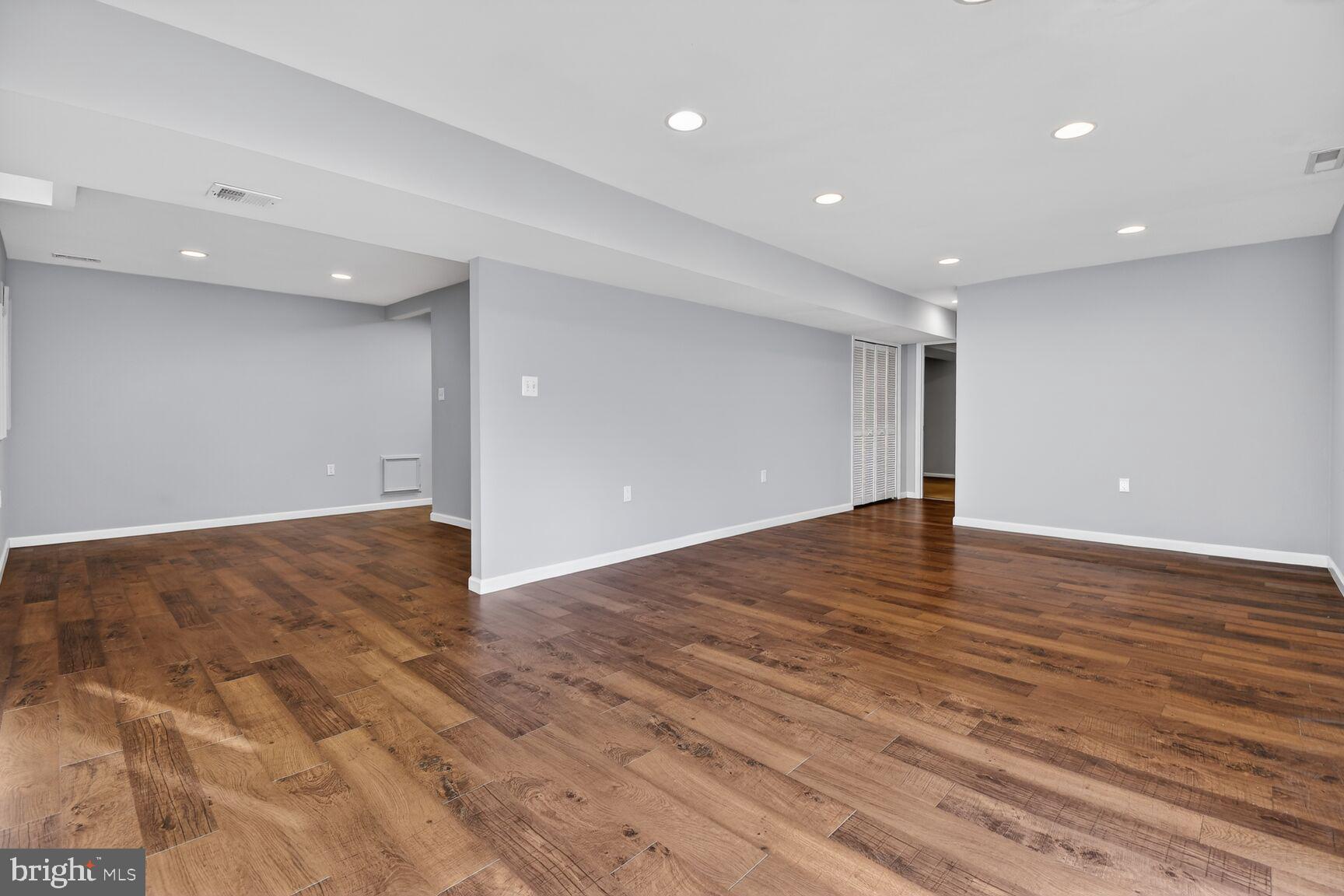 SENECA PARK NORTH - Residential