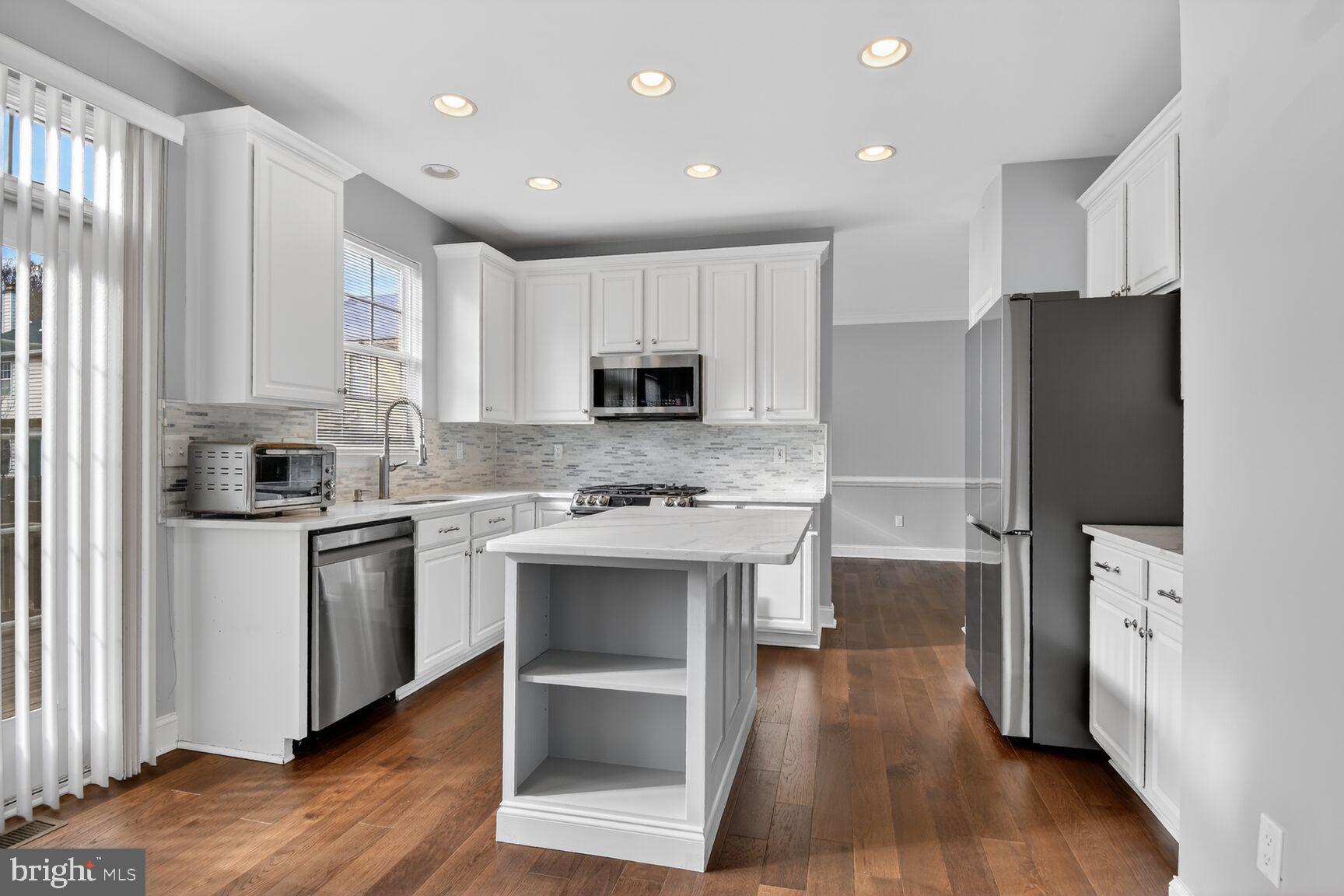 SENECA PARK NORTH - Residential