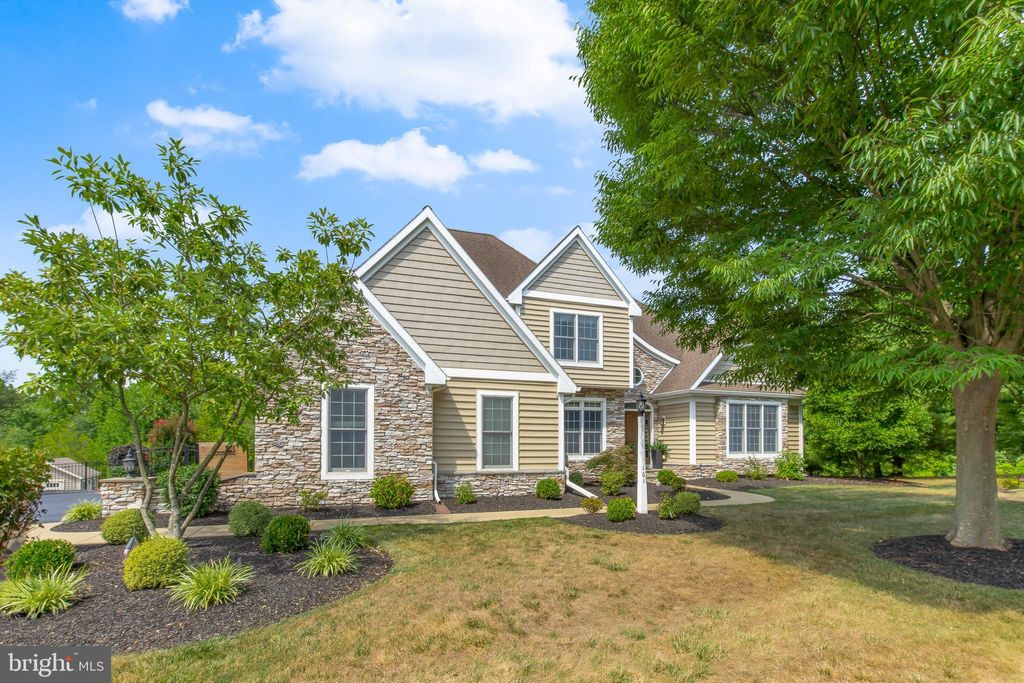 Photo of 101 Fieldgate Drive, Lancaster, PA 17603 (MLS # PALA2054072)