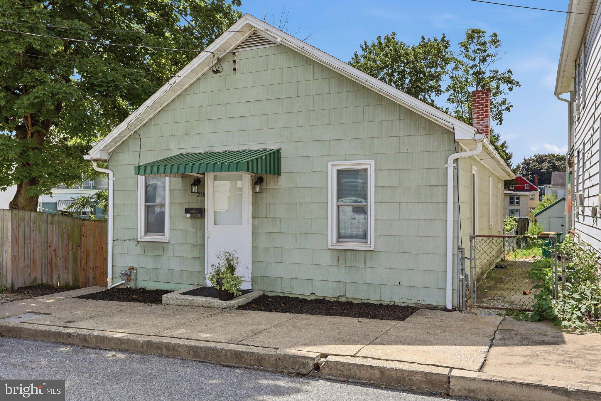 216 HIGH ST