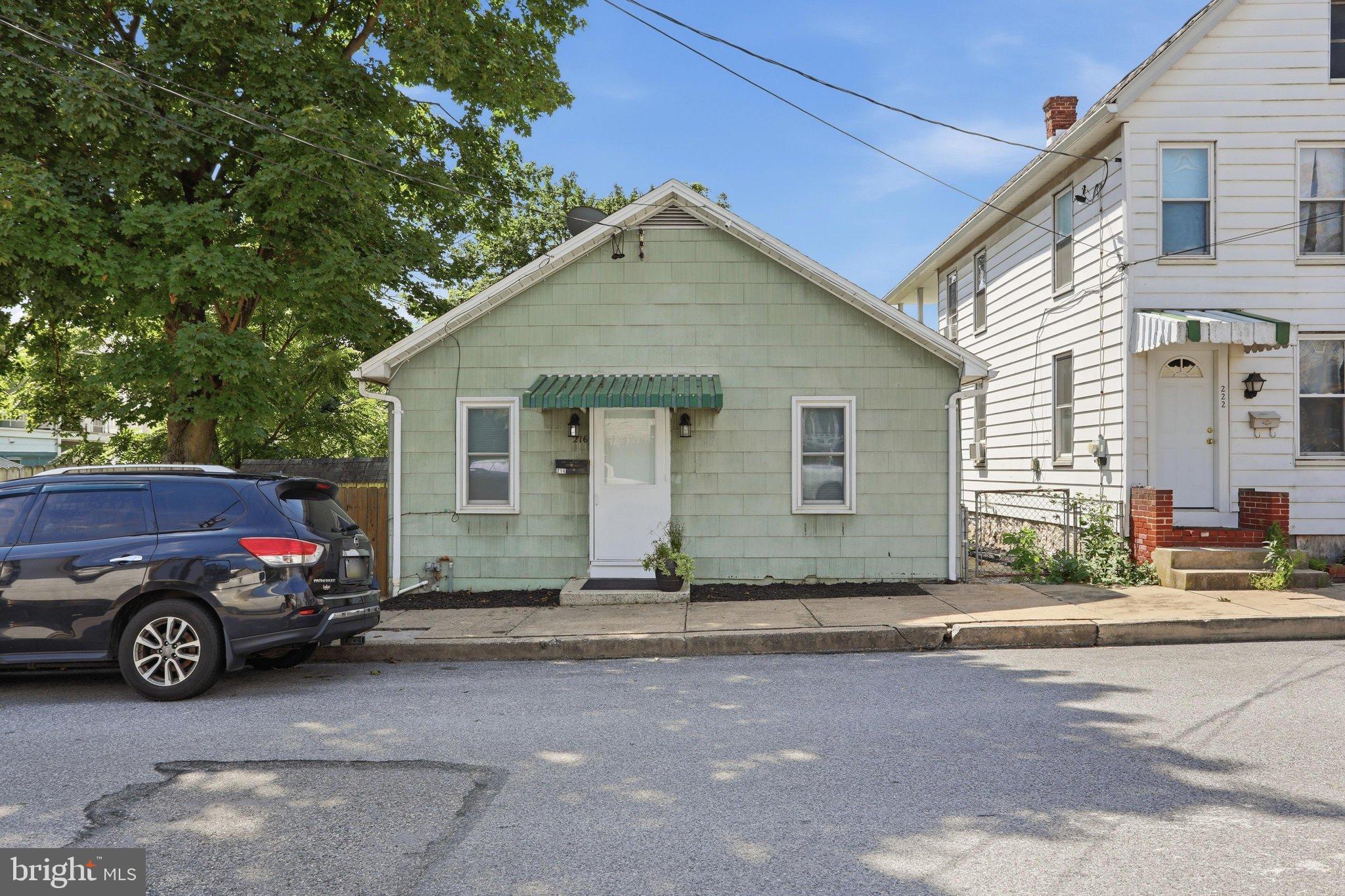 216 HIGH ST