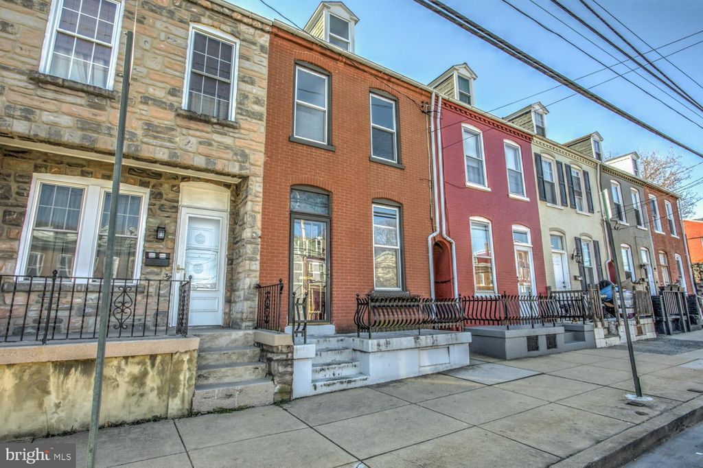 Photo of 34 W LIBERTY ST, LANCASTER, PA 17603 (MLS # PALA2031924)