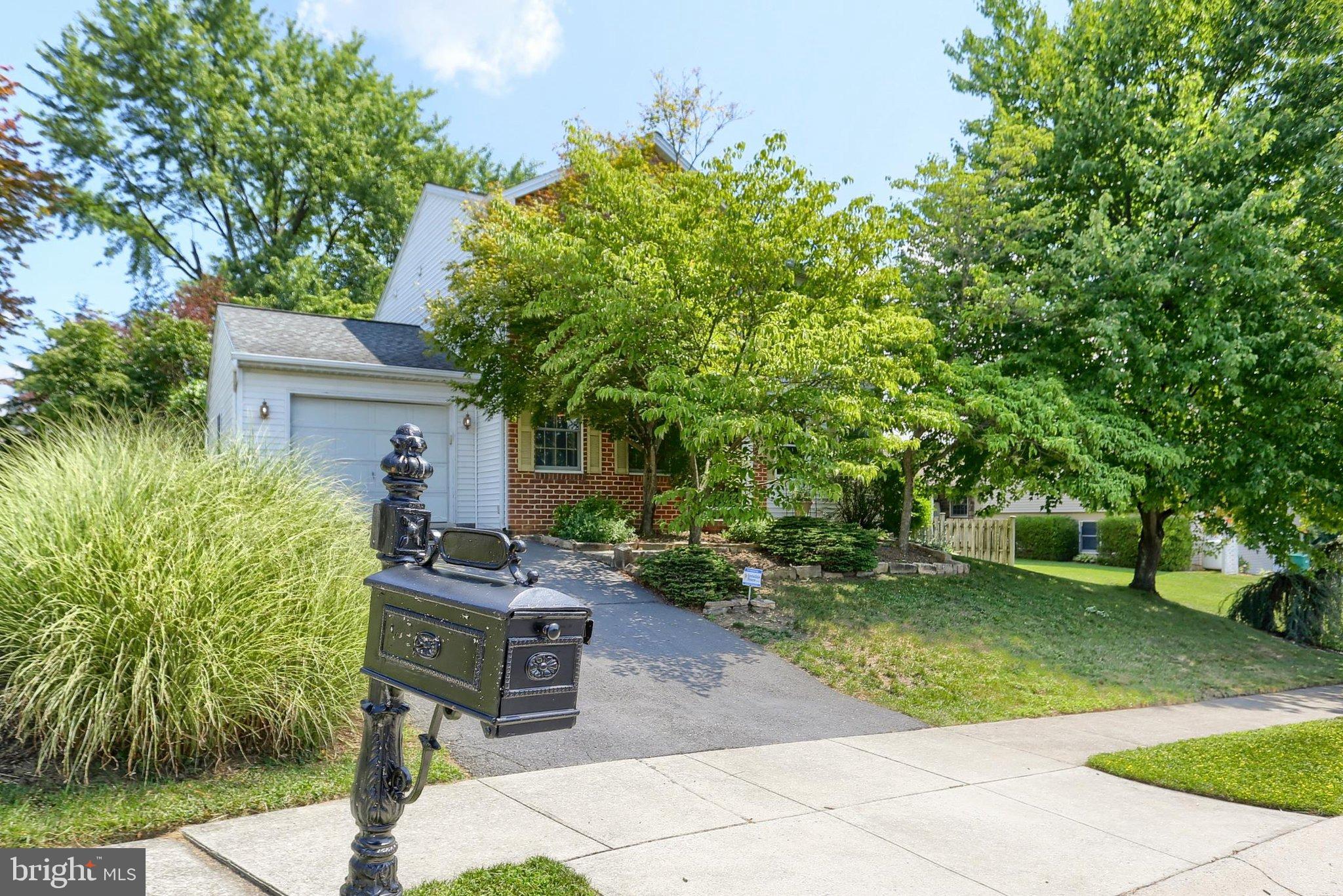 3 CEDAR COURT