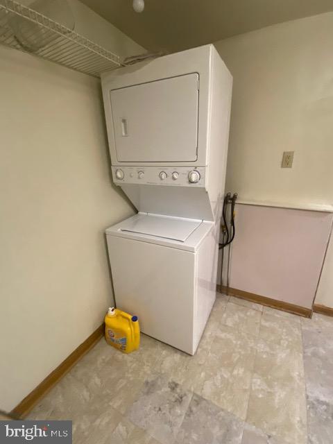 RIVERSIDE - Residential Lease