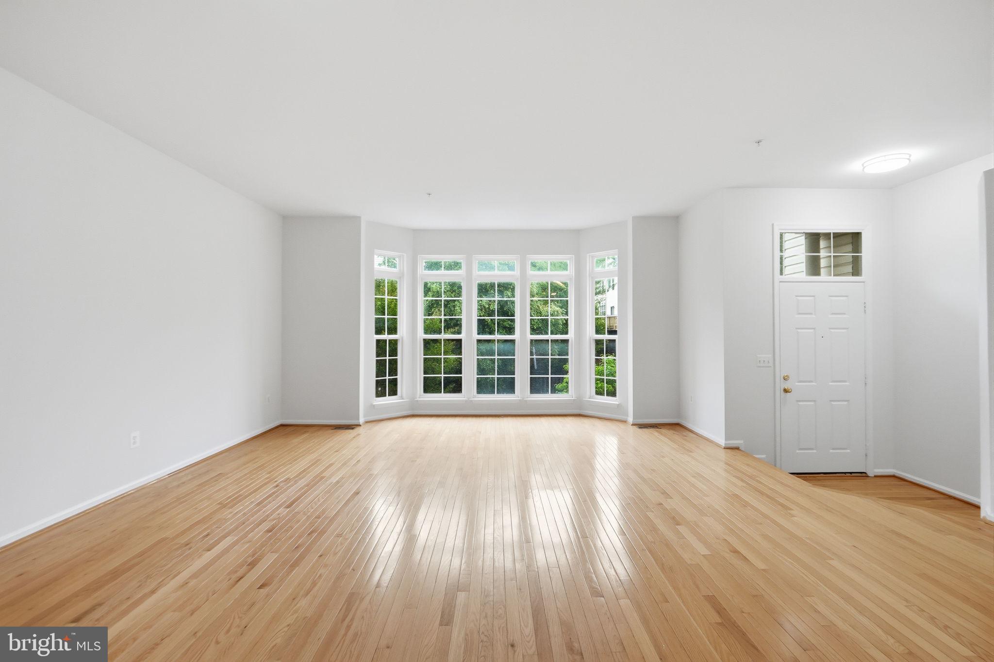 4118 LECLAIR COURT