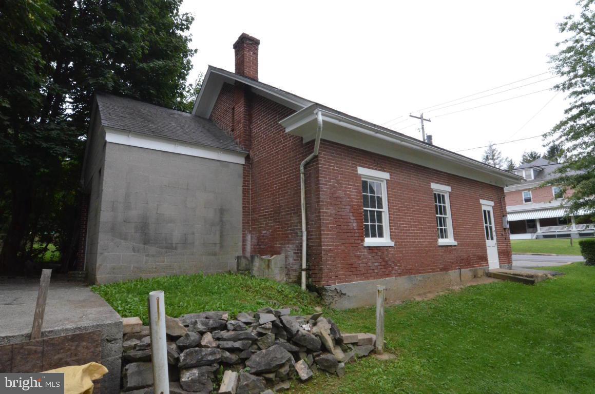 1709 LAMPETER ROAD