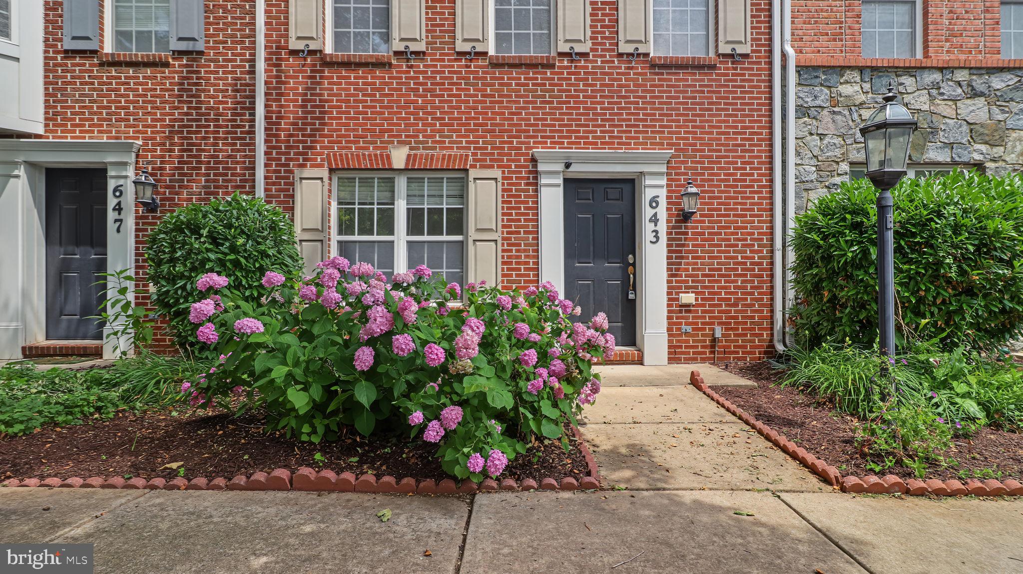 643 PULLMAN PLACE