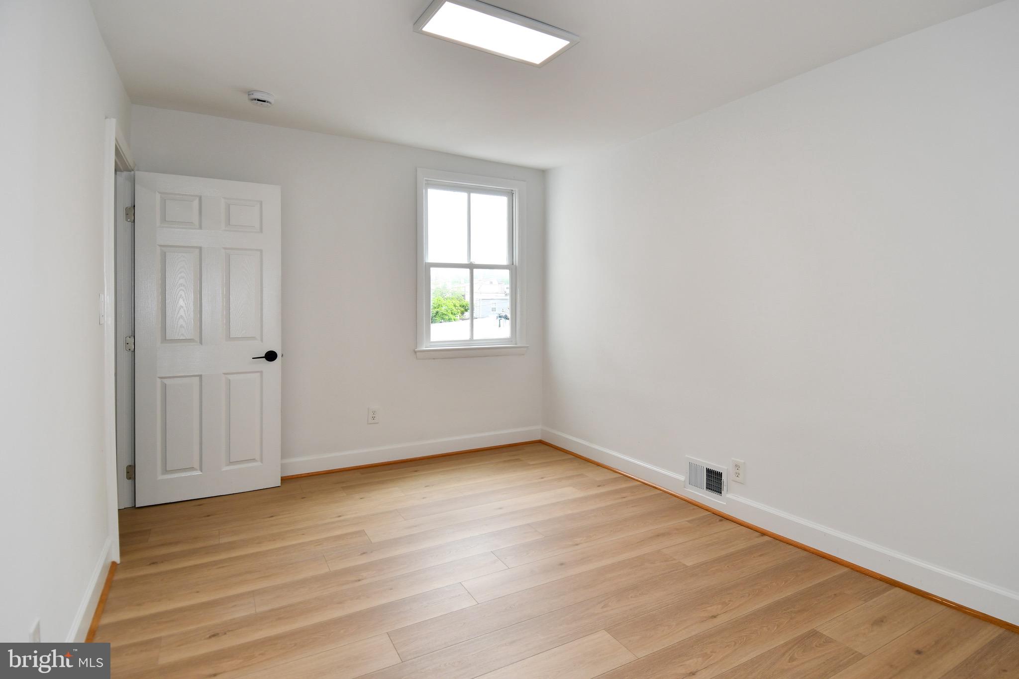 OLD TOWN - Residential Lease