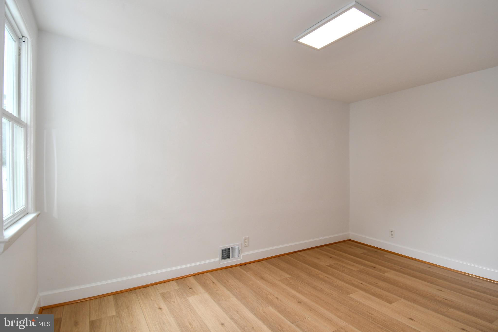 OLD TOWN - Residential Lease