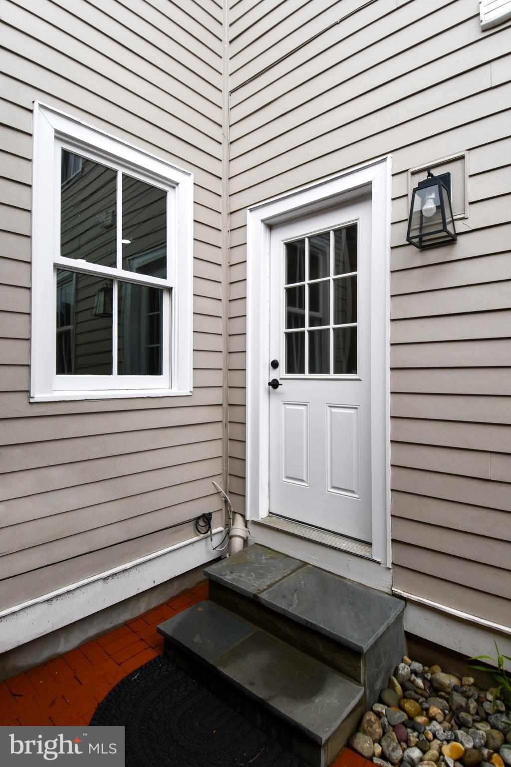 OLD TOWN - Residential Lease