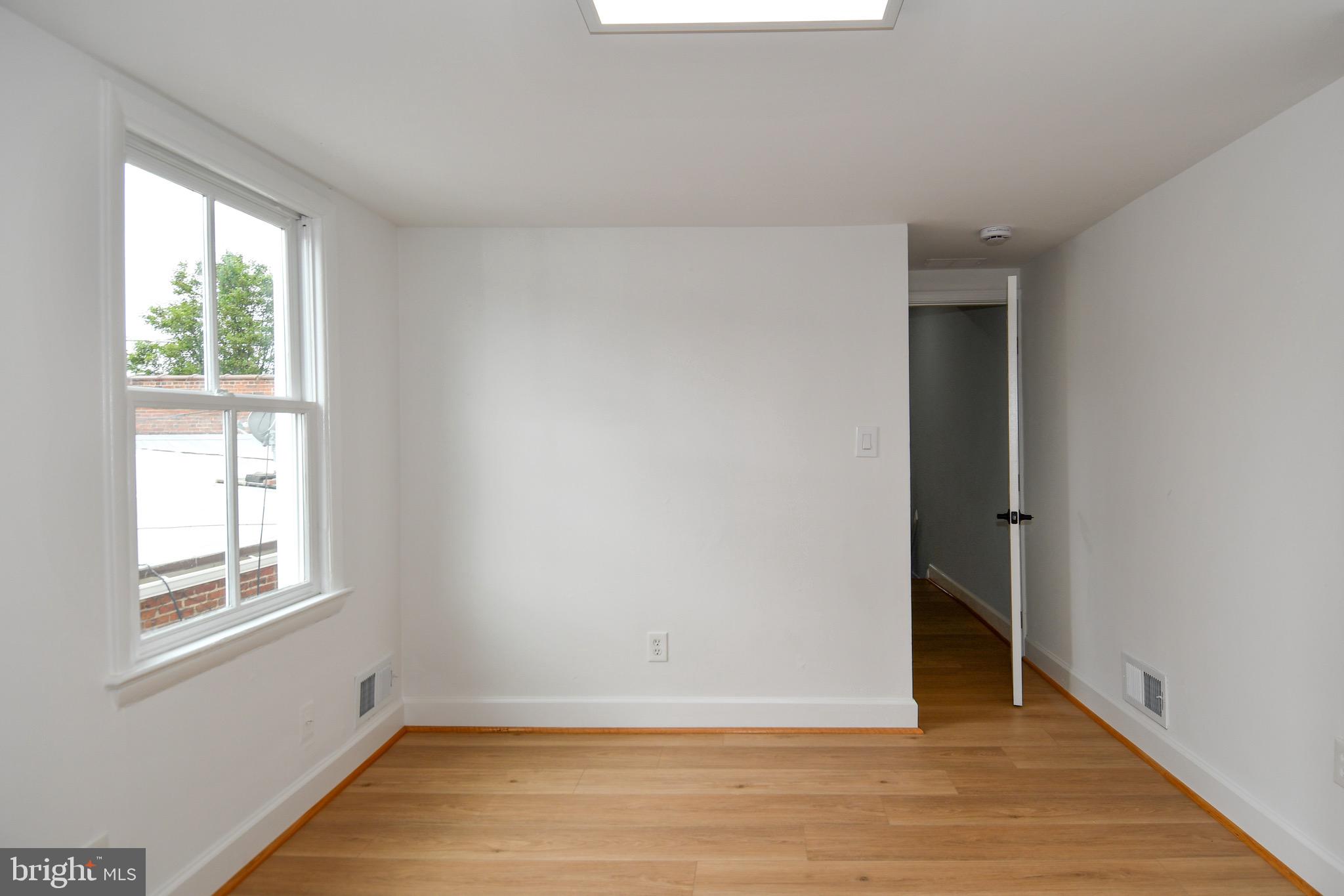 OLD TOWN - Residential Lease