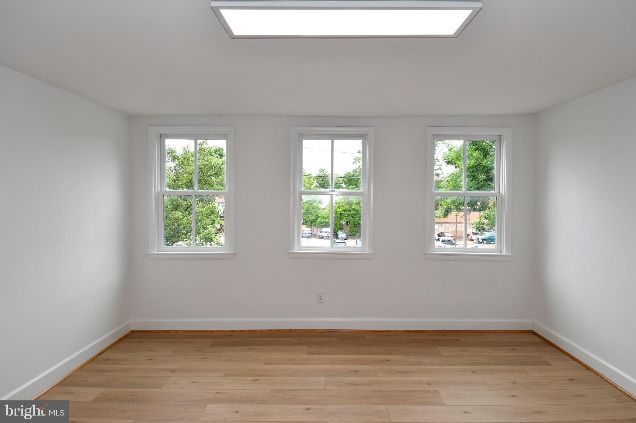 OLD TOWN - Residential Lease