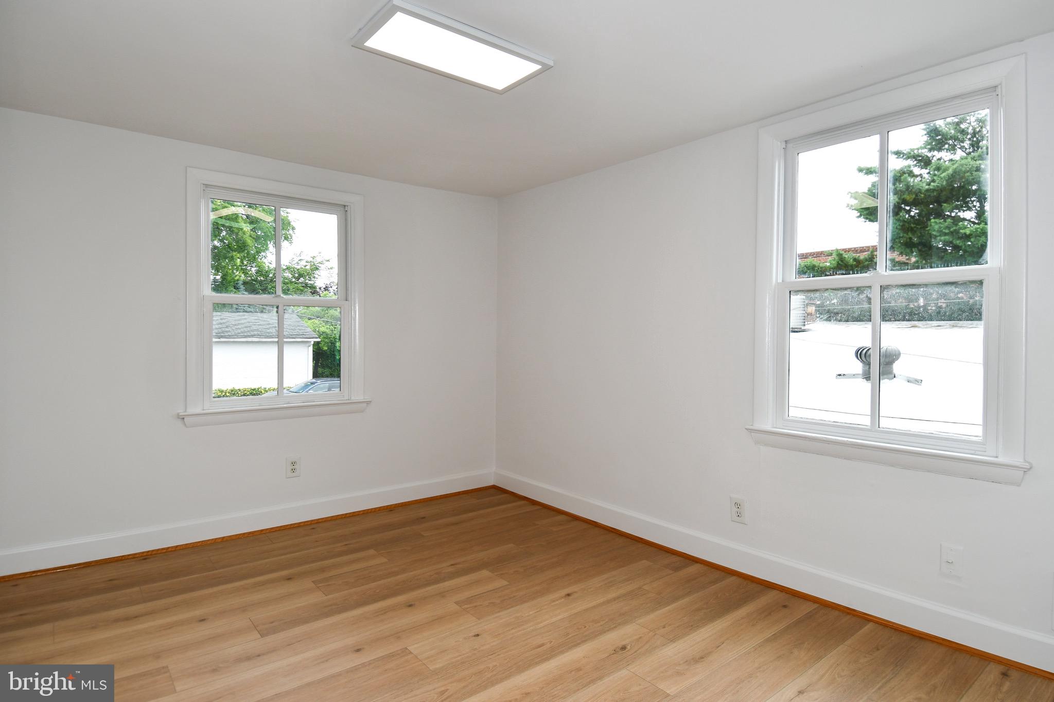 OLD TOWN - Residential Lease