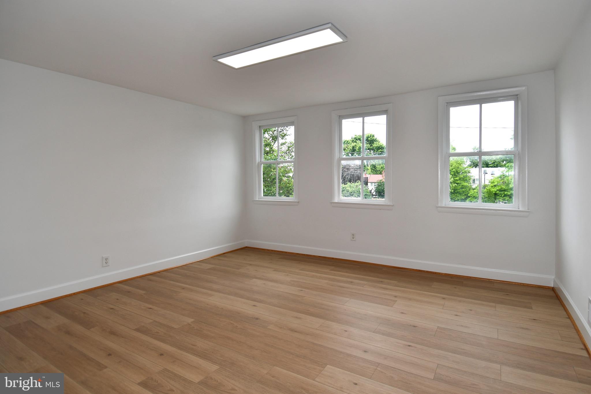 OLD TOWN - Residential Lease