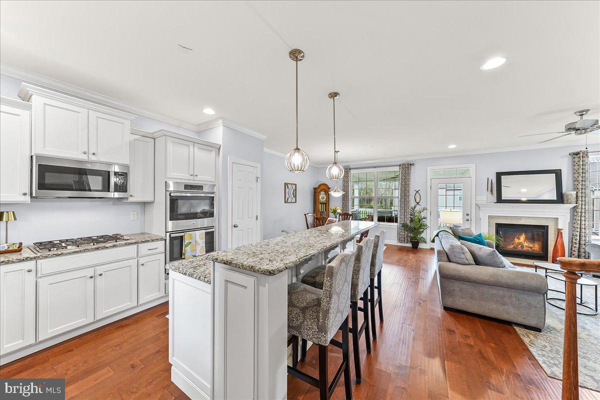 VILLAGE GREENE - Residential