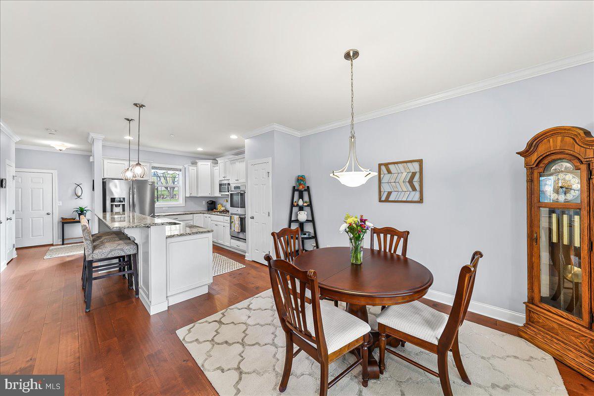 VILLAGE GREENE - Residential