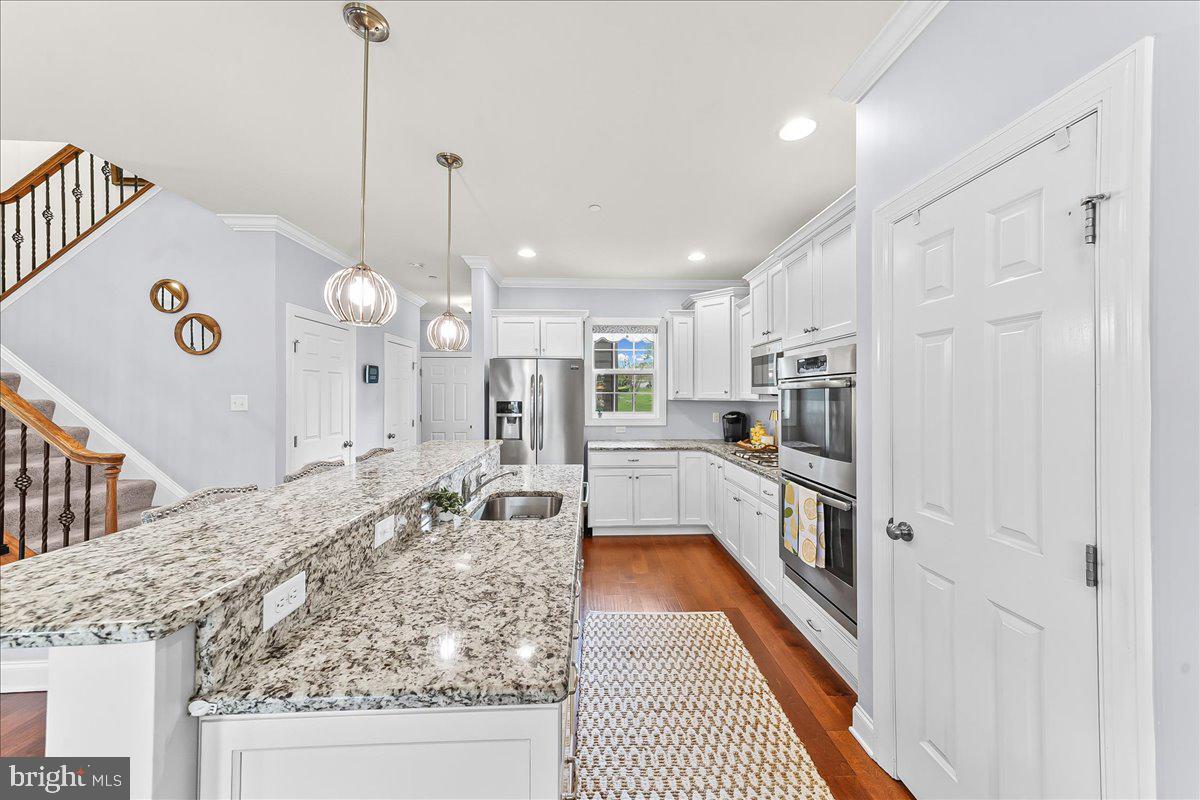 VILLAGE GREENE - Residential