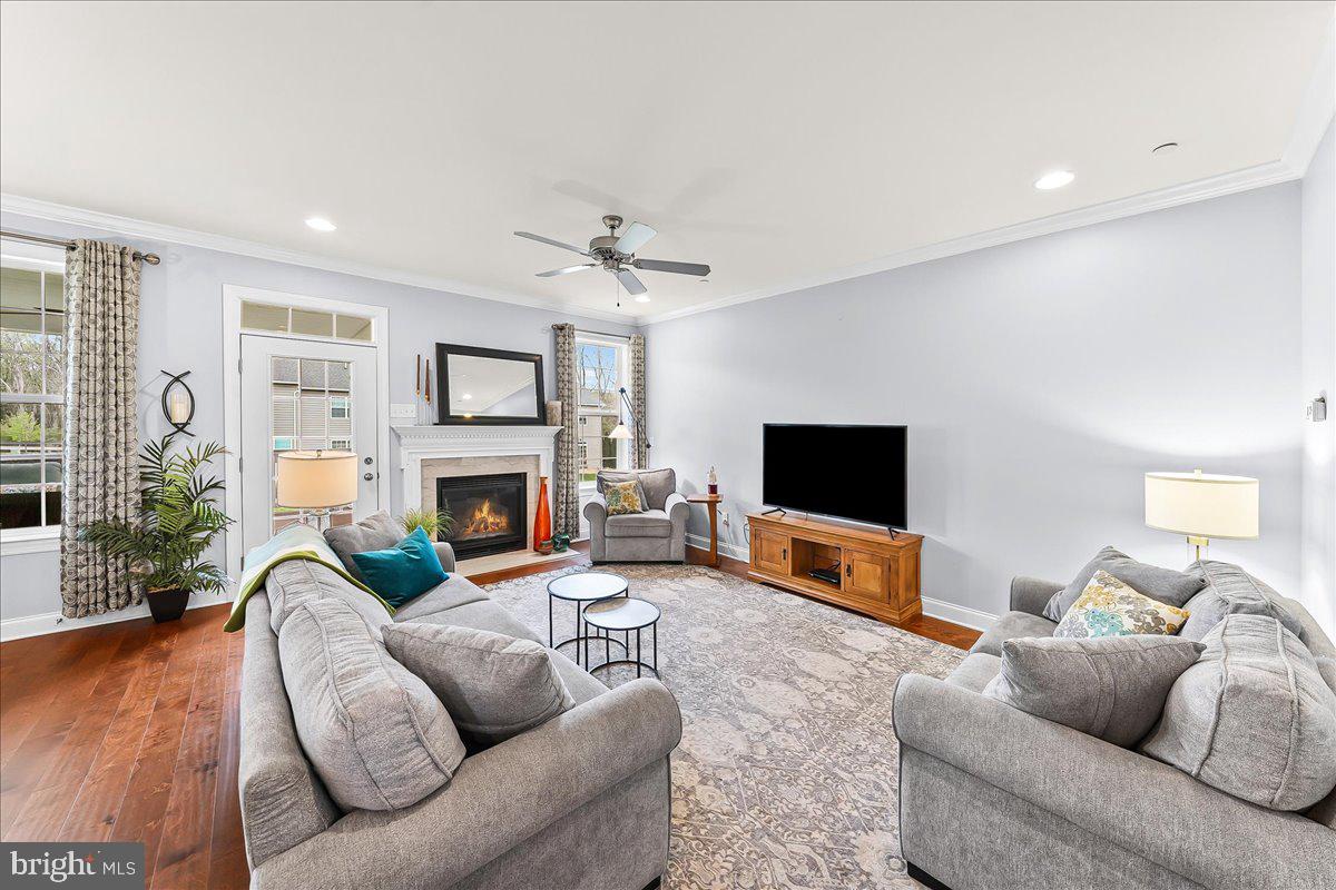 VILLAGE GREENE - Residential