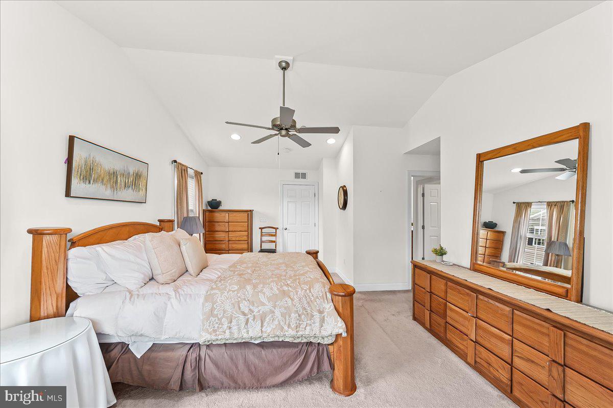 VILLAGE GREENE - Residential