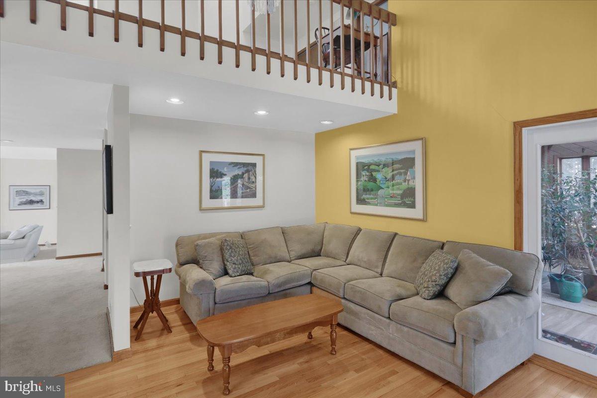 HESSIAN PINES - Residential