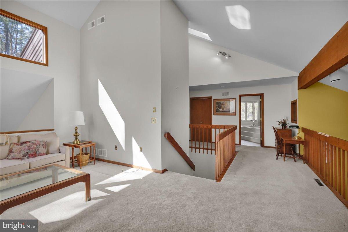 HESSIAN PINES - Residential