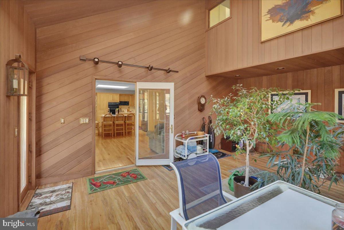 HESSIAN PINES - Residential