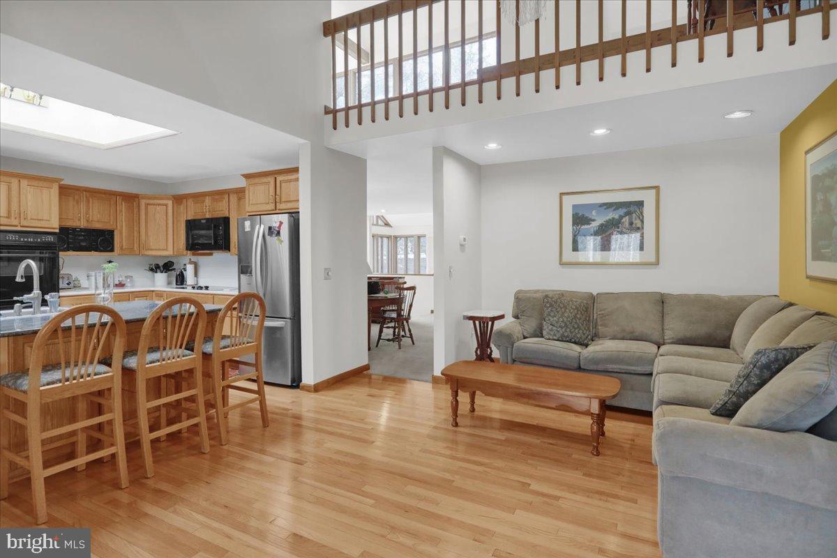 HESSIAN PINES - Residential