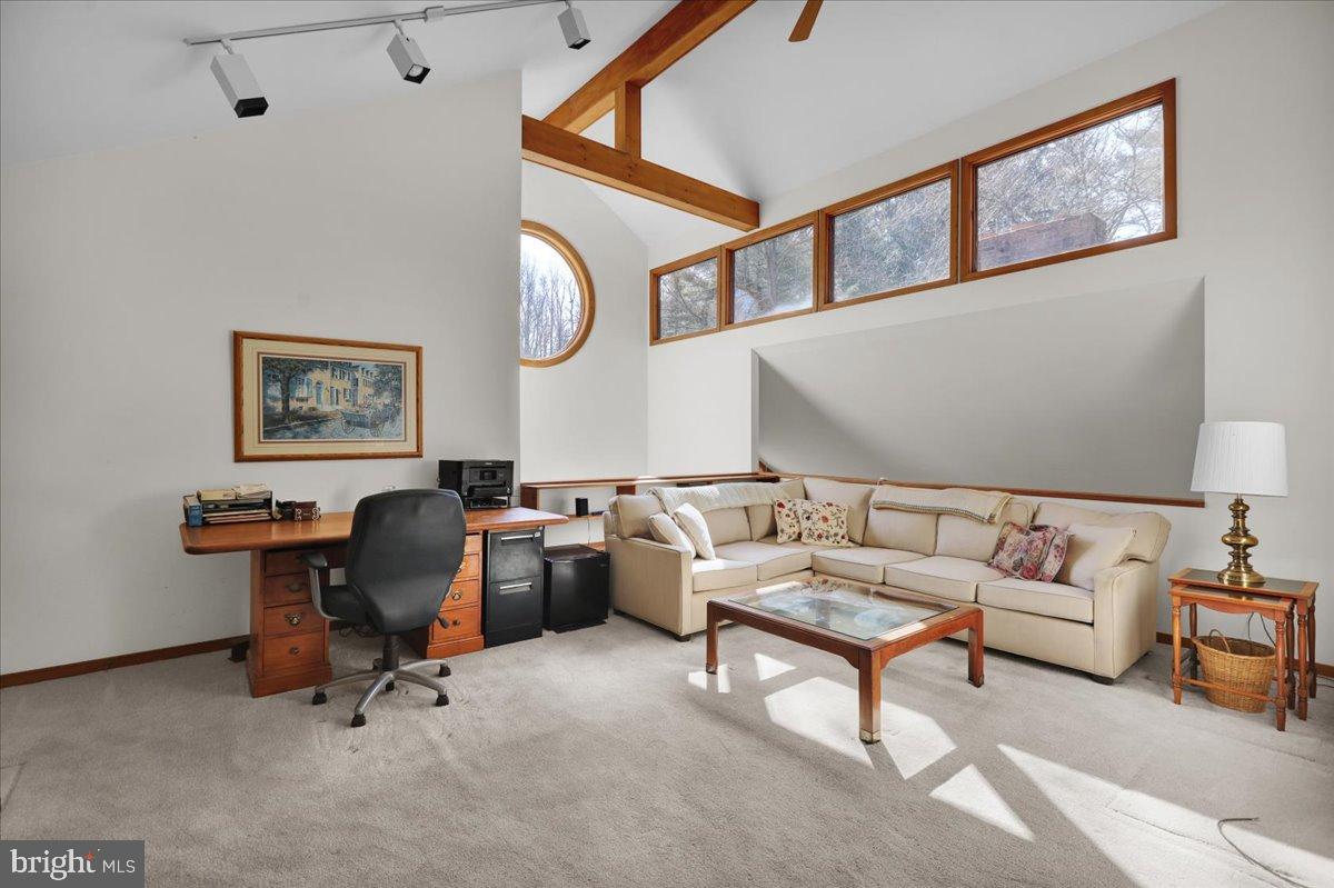 HESSIAN PINES - Residential