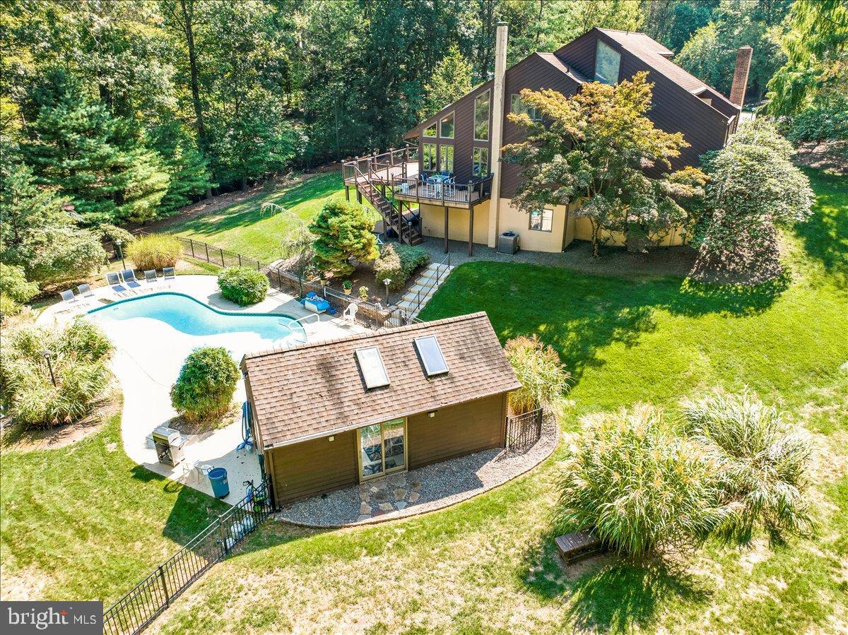 HESSIAN PINES - Residential