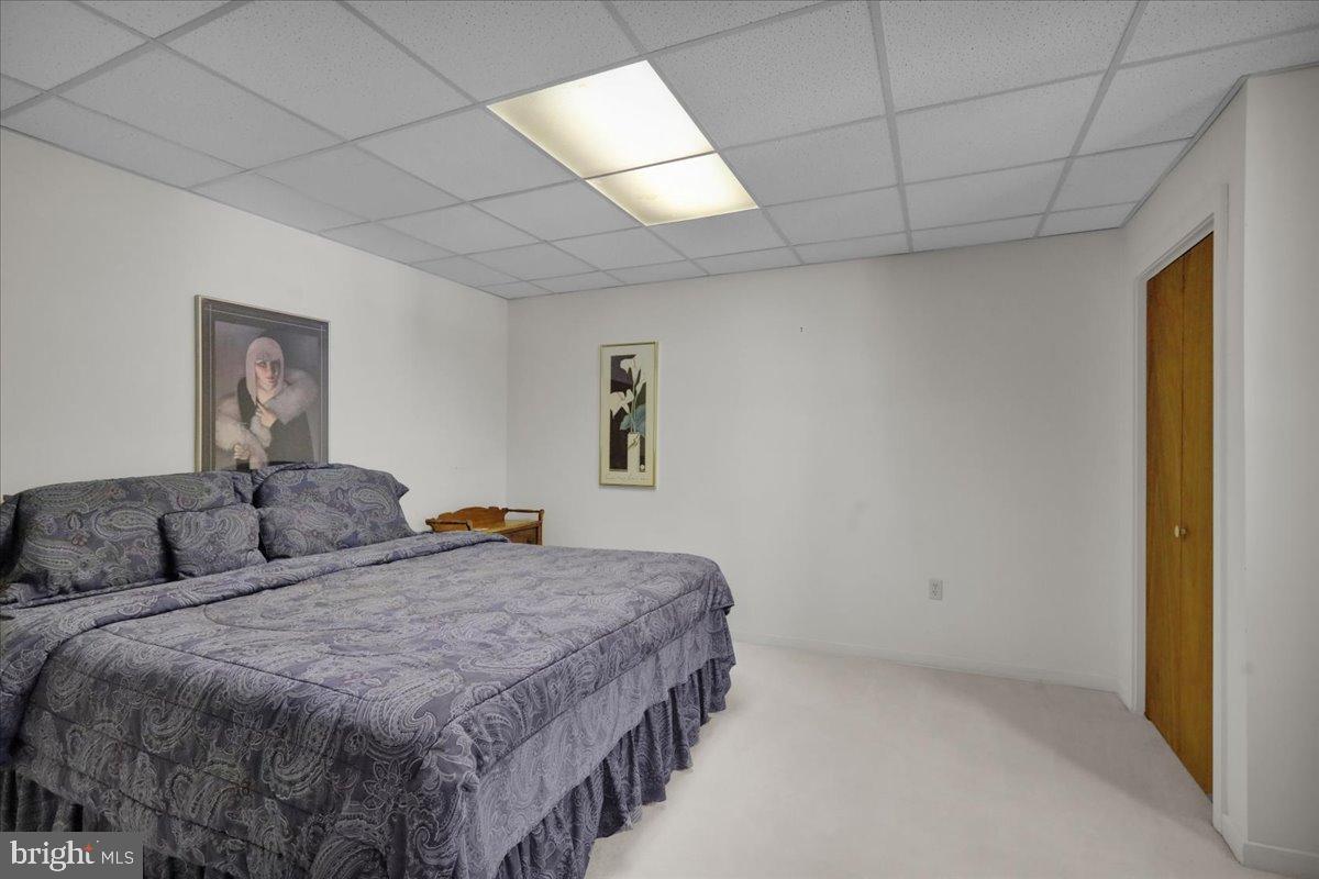 HESSIAN PINES - Residential