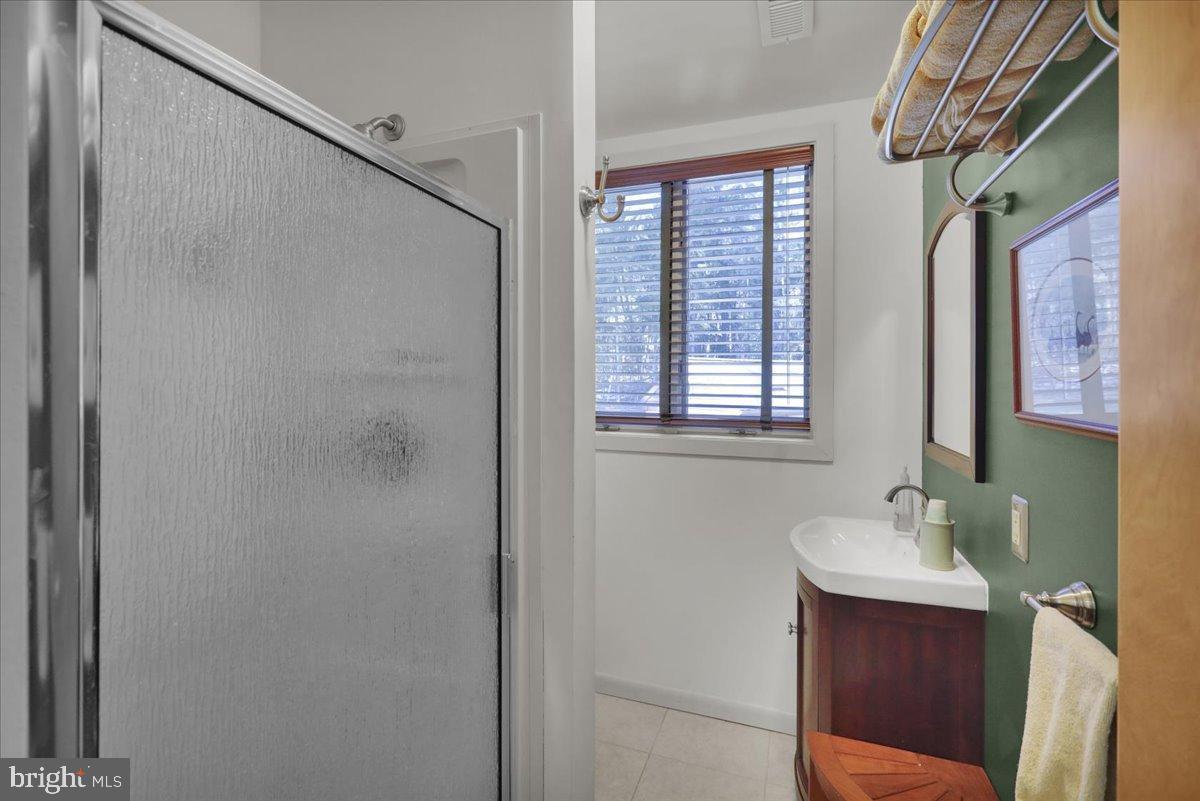 HESSIAN PINES - Residential