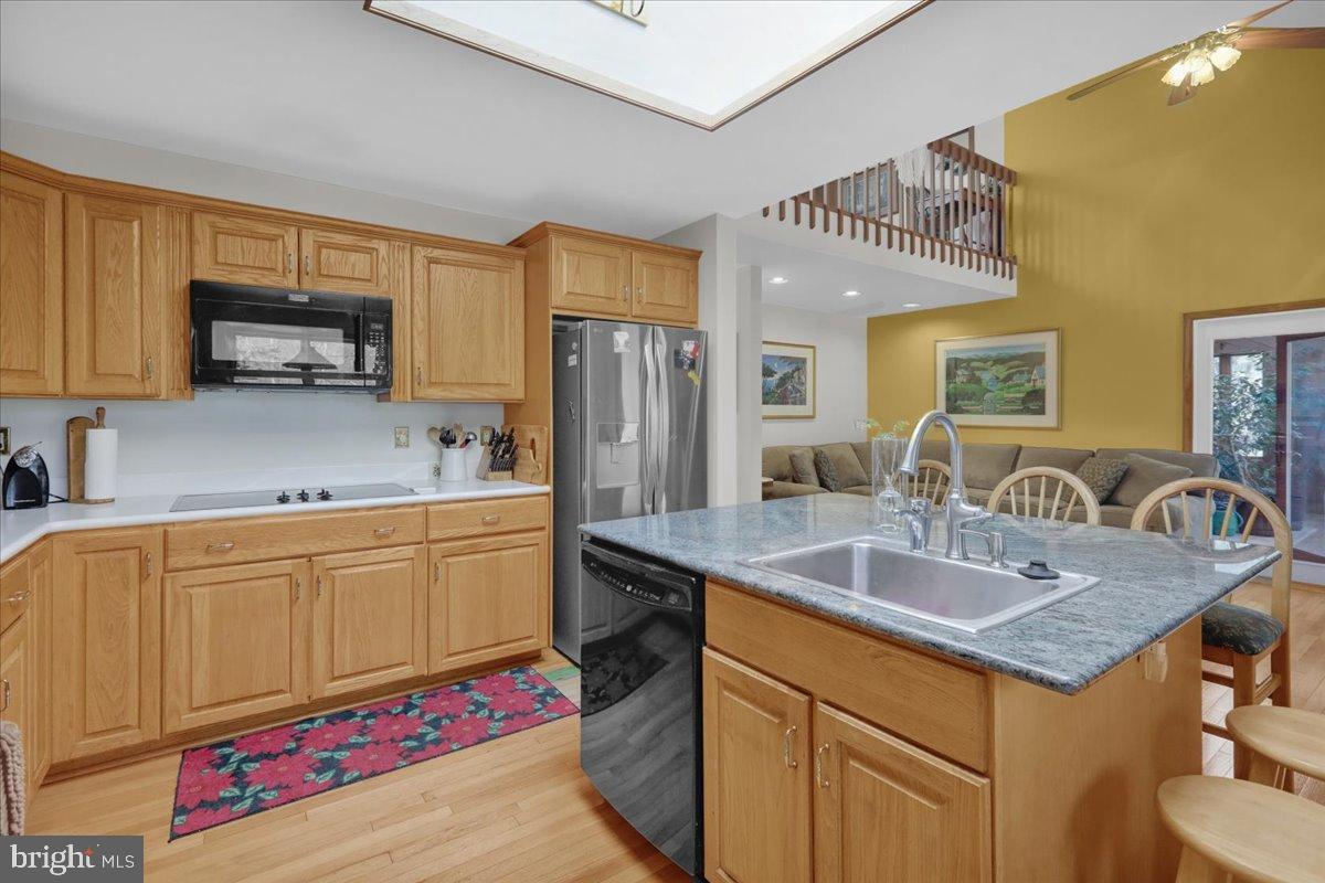 HESSIAN PINES - Residential