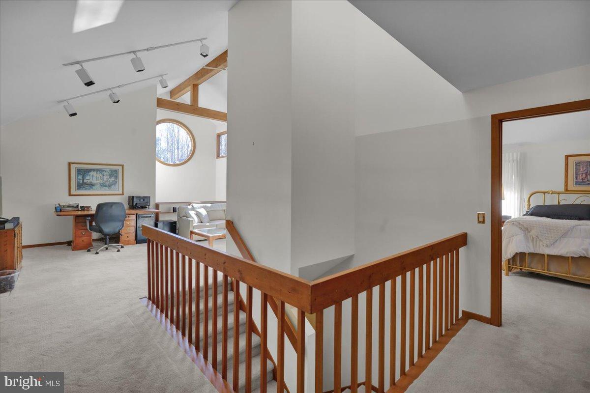 HESSIAN PINES - Residential