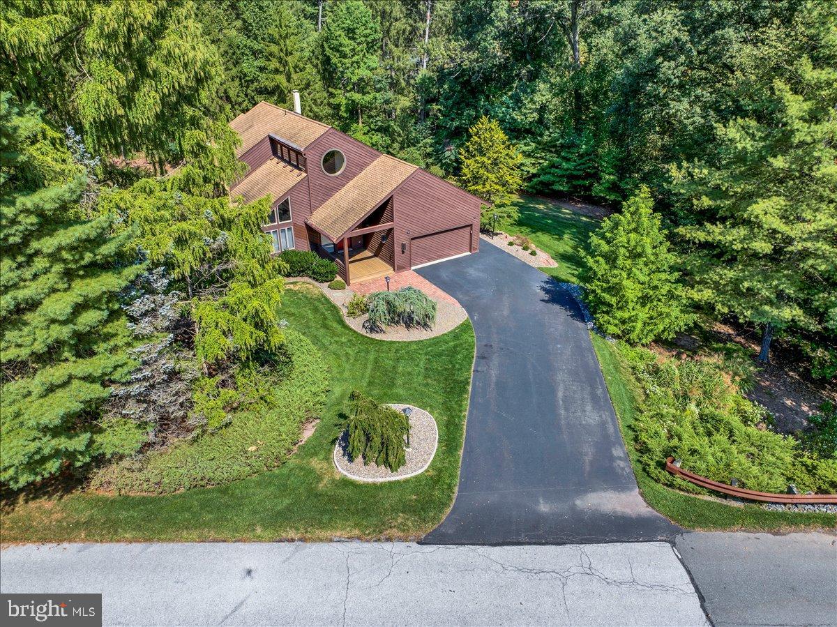 HESSIAN PINES - Residential