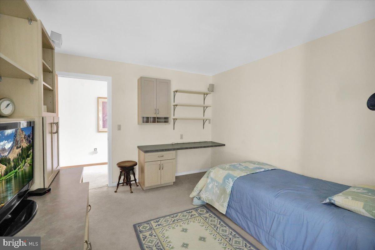 HESSIAN PINES - Residential