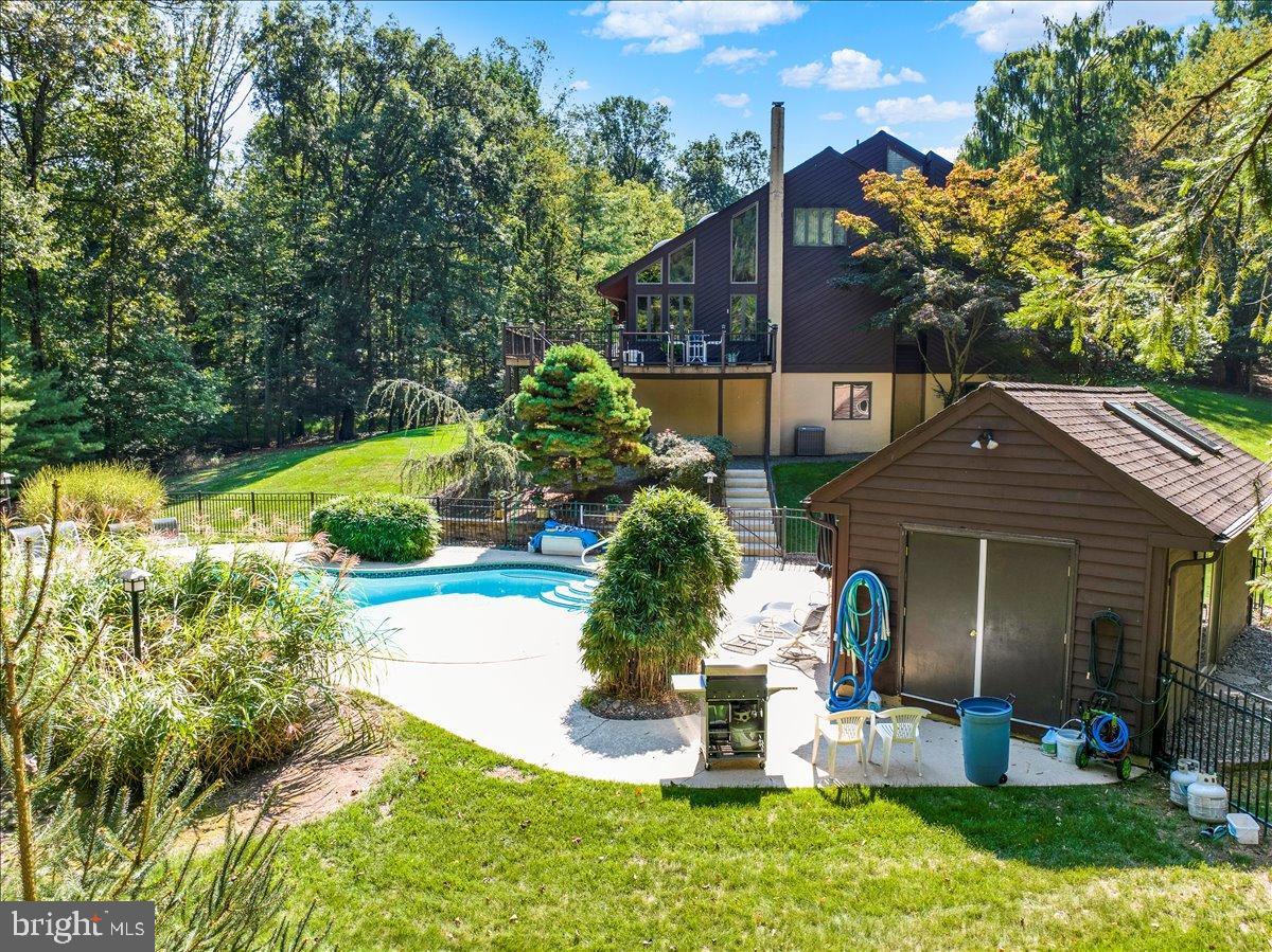 HESSIAN PINES - Residential