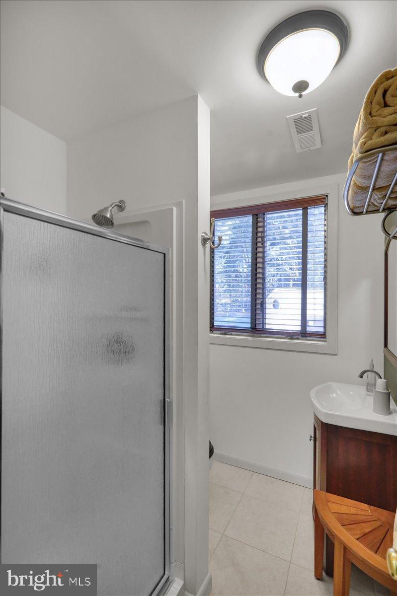 HESSIAN PINES - Residential