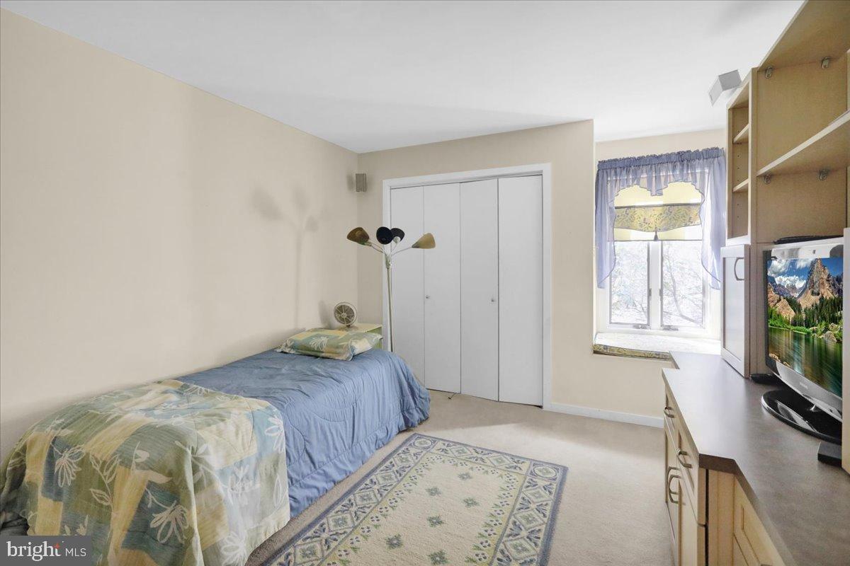 HESSIAN PINES - Residential