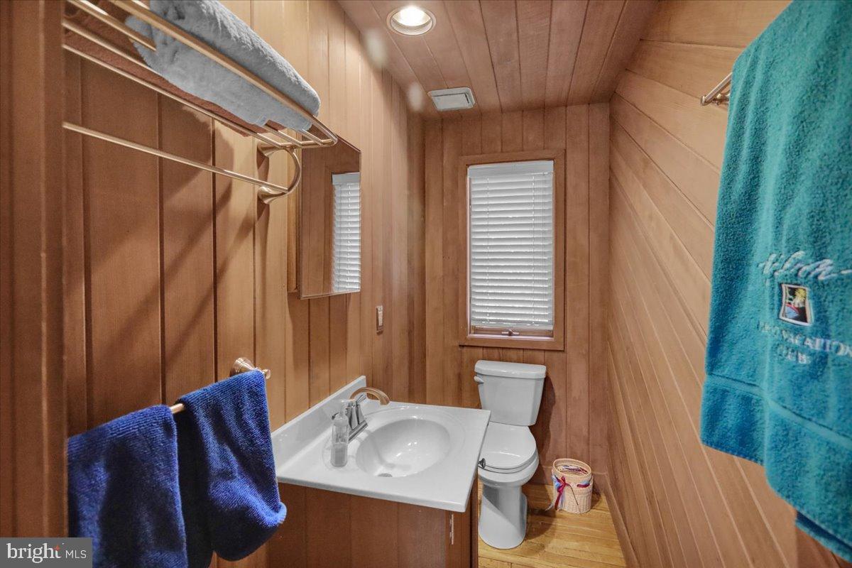 HESSIAN PINES - Residential