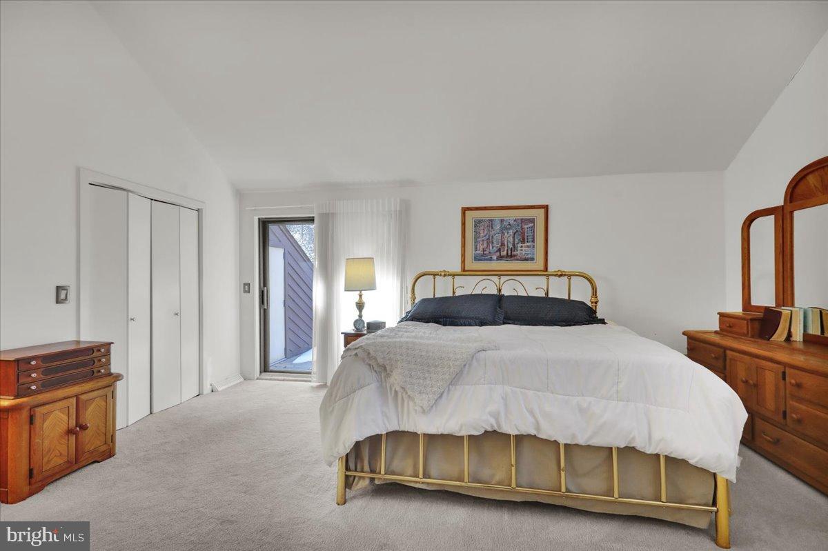 HESSIAN PINES - Residential