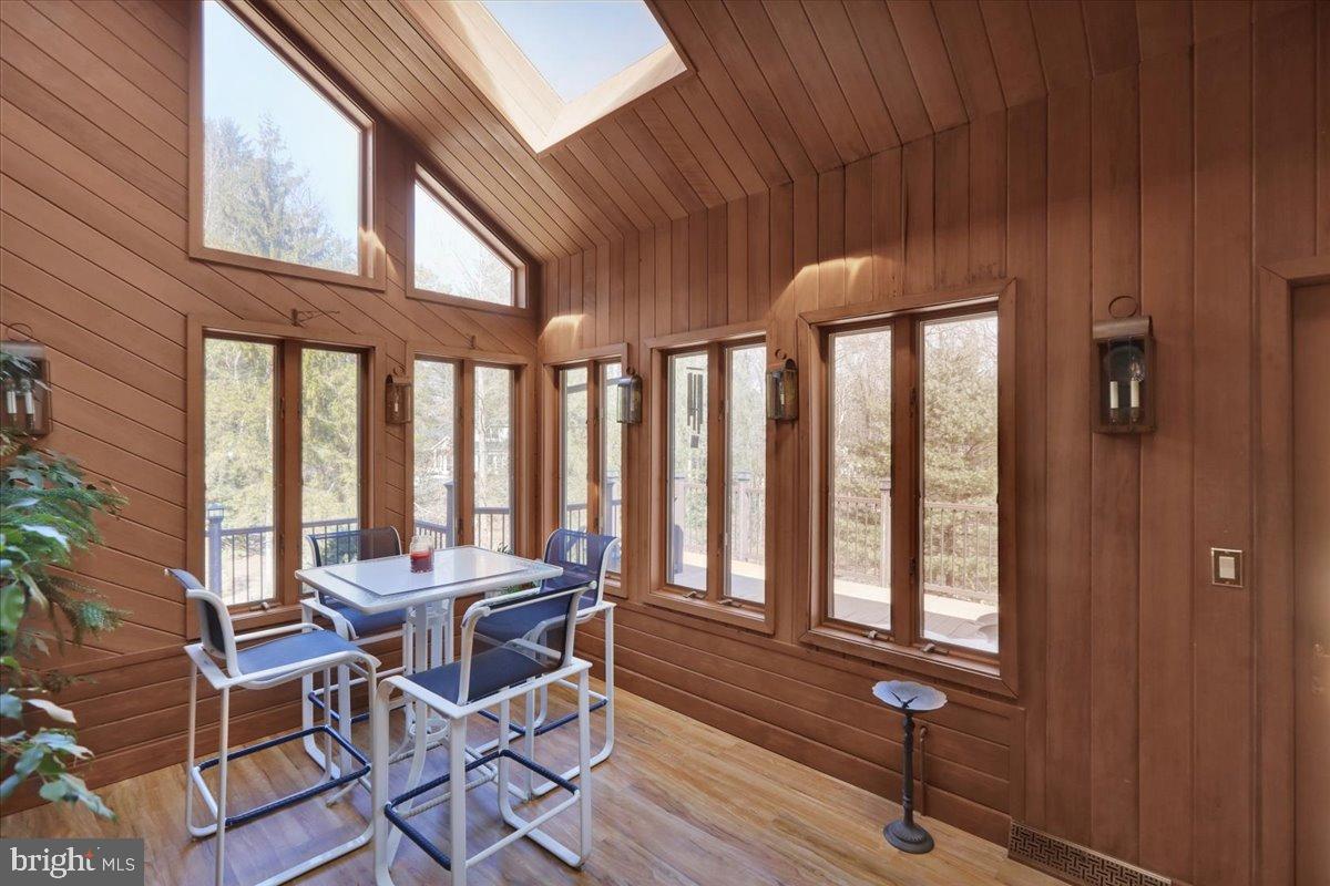 HESSIAN PINES - Residential