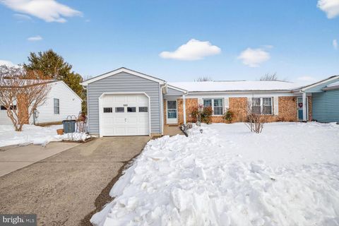 Townhouse For Sale - 5693 Crabapple Drive<br/> FREDERICK, MD 21703