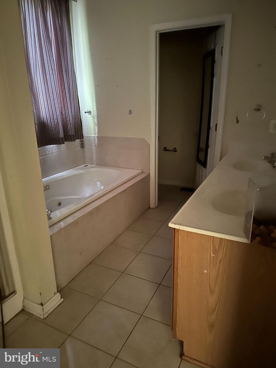 BAY CITY - Residential