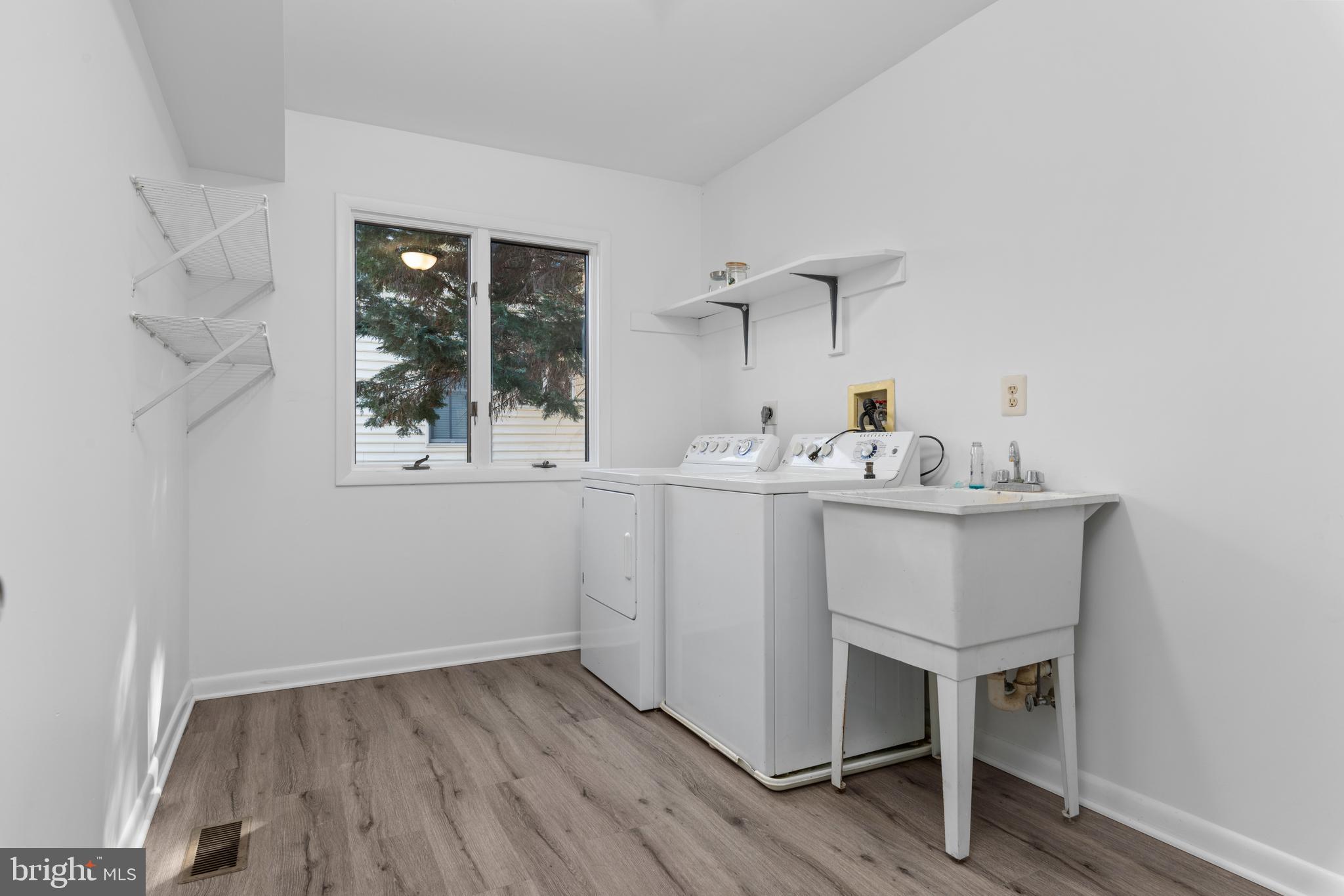 PLEASANT PLAINS - Residential