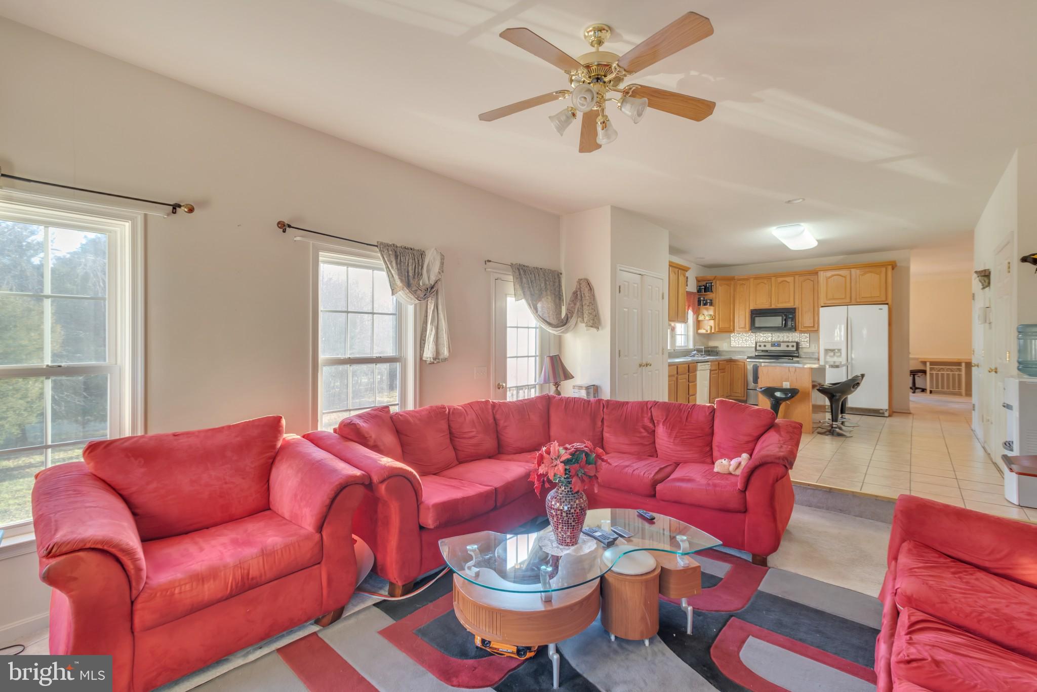 ROYAL HILLS ESTATES - Residential